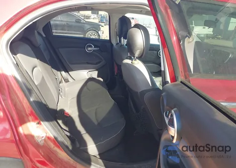 2016 Fiat 500X Easy z USA, uszkodzony, nr VIN ZFBCFXBT3GP379334